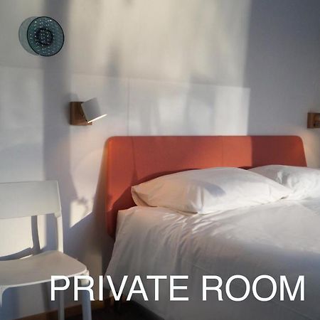 Room With A Few Amsterdam Exterior foto